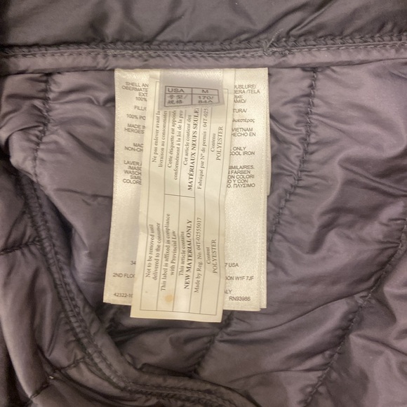 NWOT - Red Fleece by Brooks Brothers Women’s Vest - Picture 3 of 4